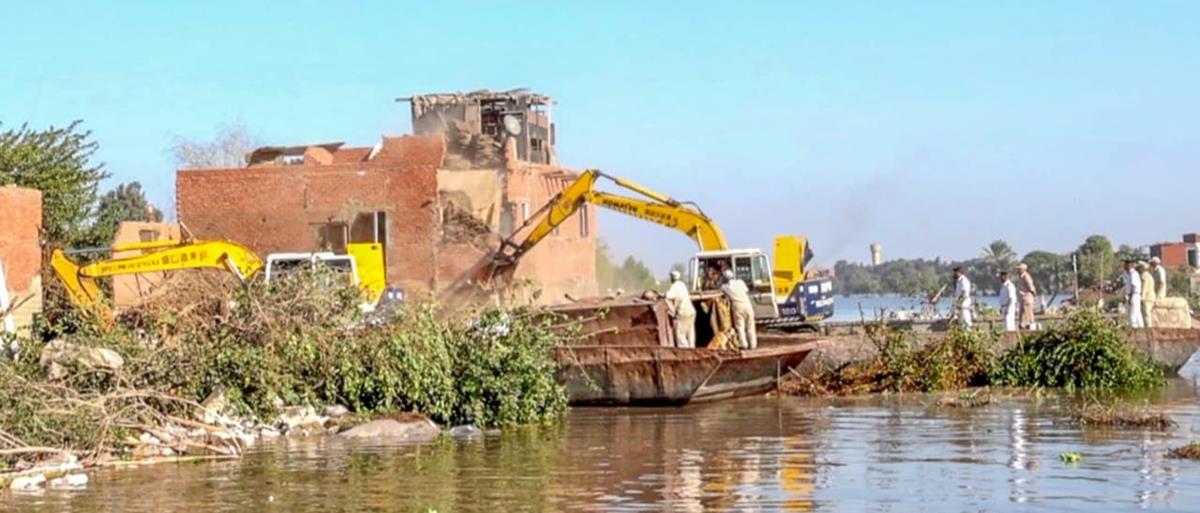 إزالة الاختناقات الملاحية بنهر النيل في نطاق محافظة الأقصر