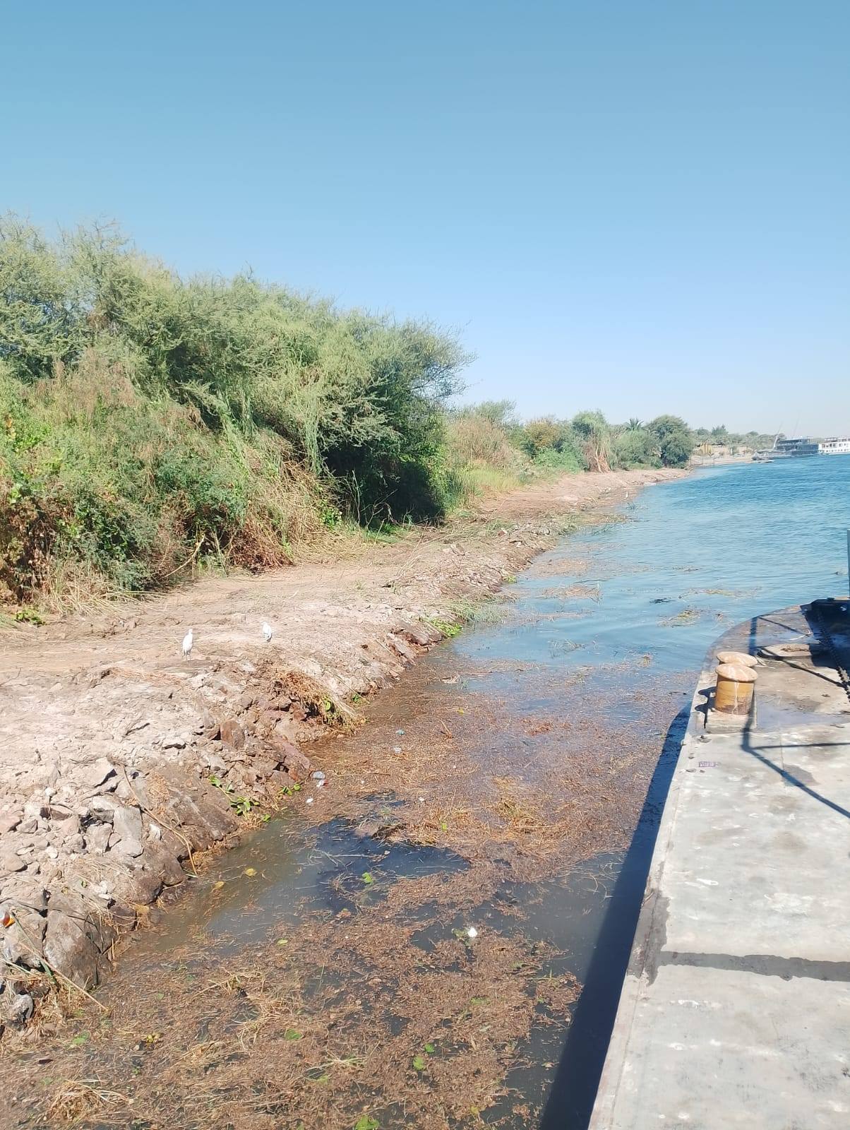 إزالة الاختناقات الملاحية بنهر النيل – فرع دمياط