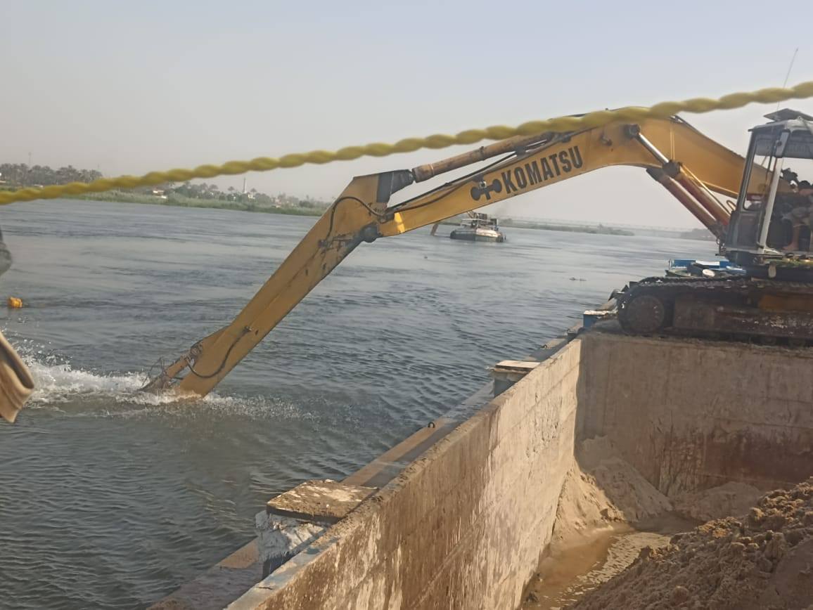 تنفيذ أعمال تكريك مصرف بحر حادوس باستخدام طلمبات الشفط