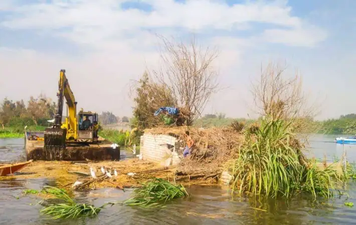 أعمال حماية وتطوير مجرى نهر النيل في نطاق القاهرة الكبرى.