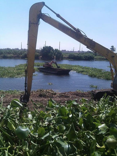 Removal of aquatic weeds and water hyacinth