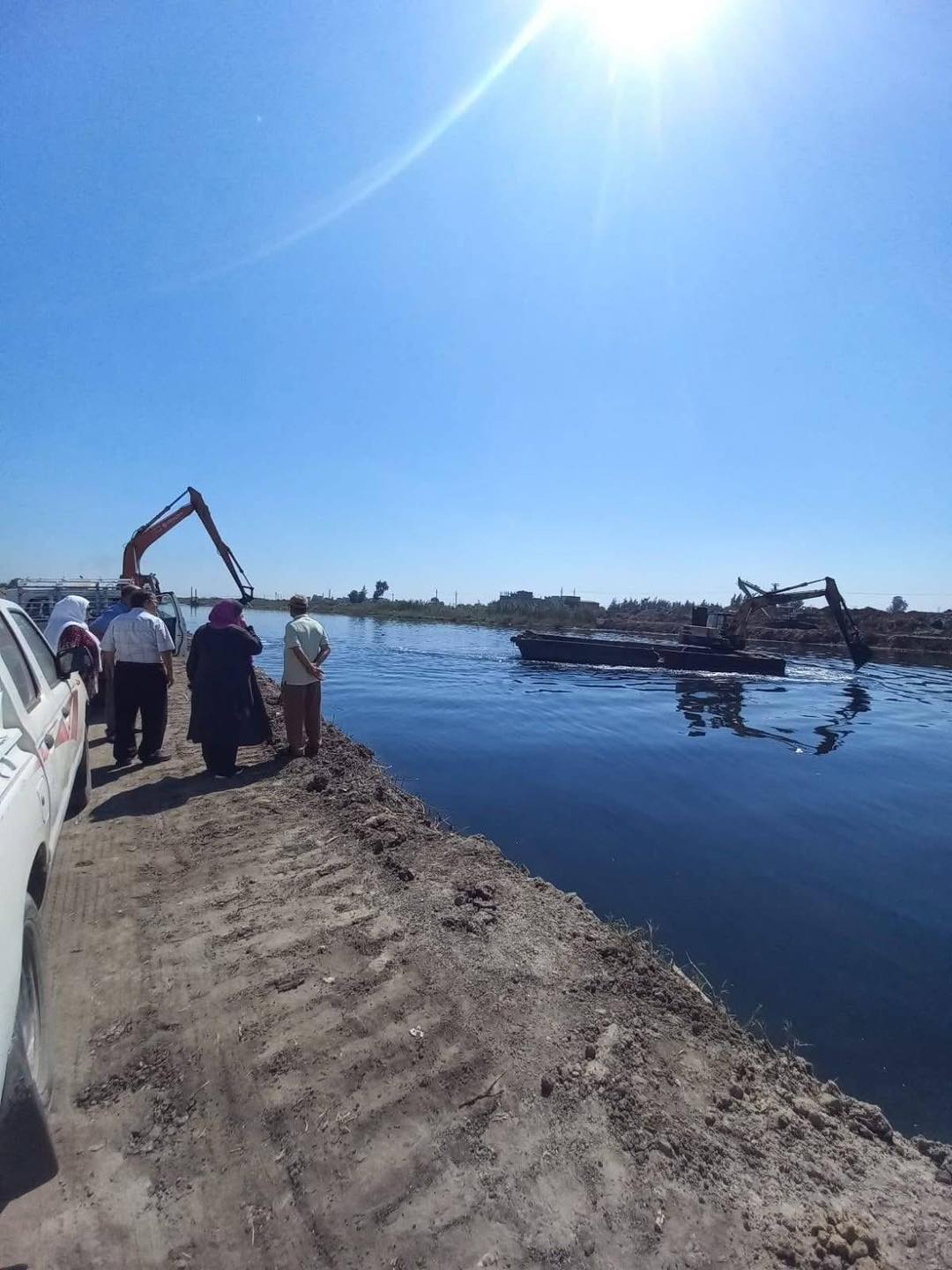 أعمال التعميق وتشكيل الميول لمصرف بحر البقر