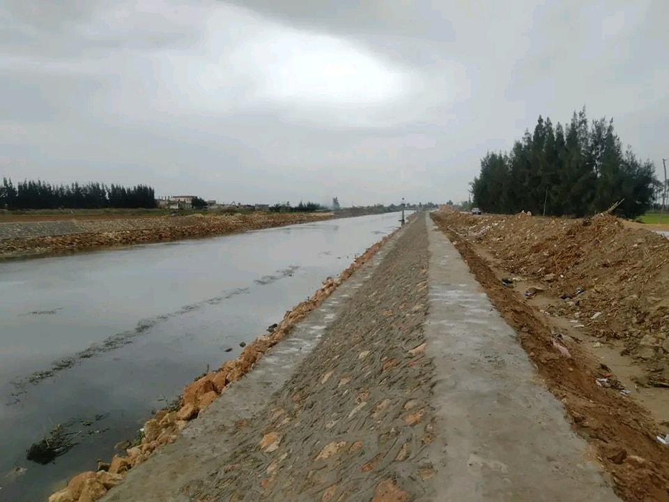 Protection of the banks of the Nubaria Canal and dredging works
