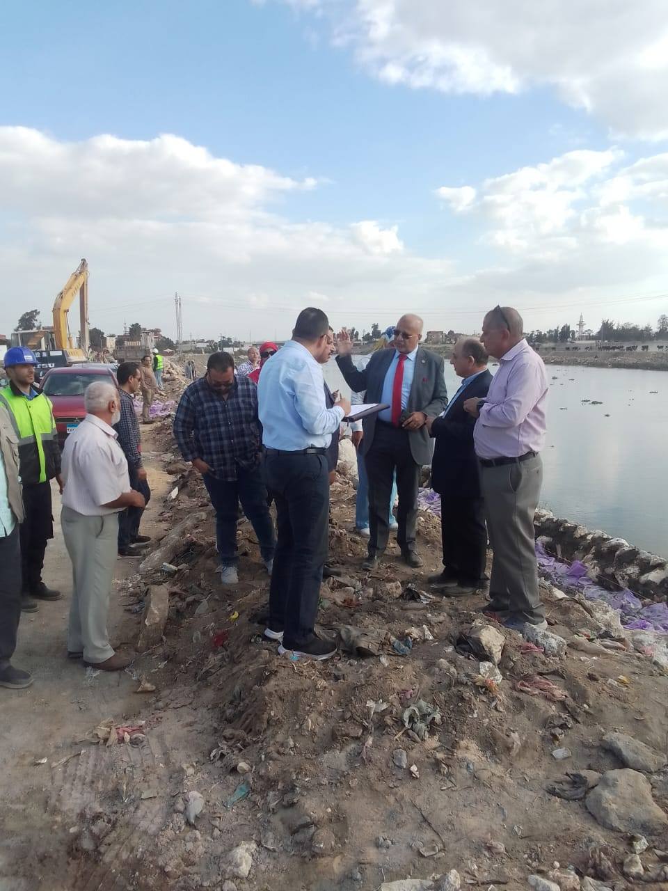 حماية جوانب ترعة النوبارية واعمال التكريك