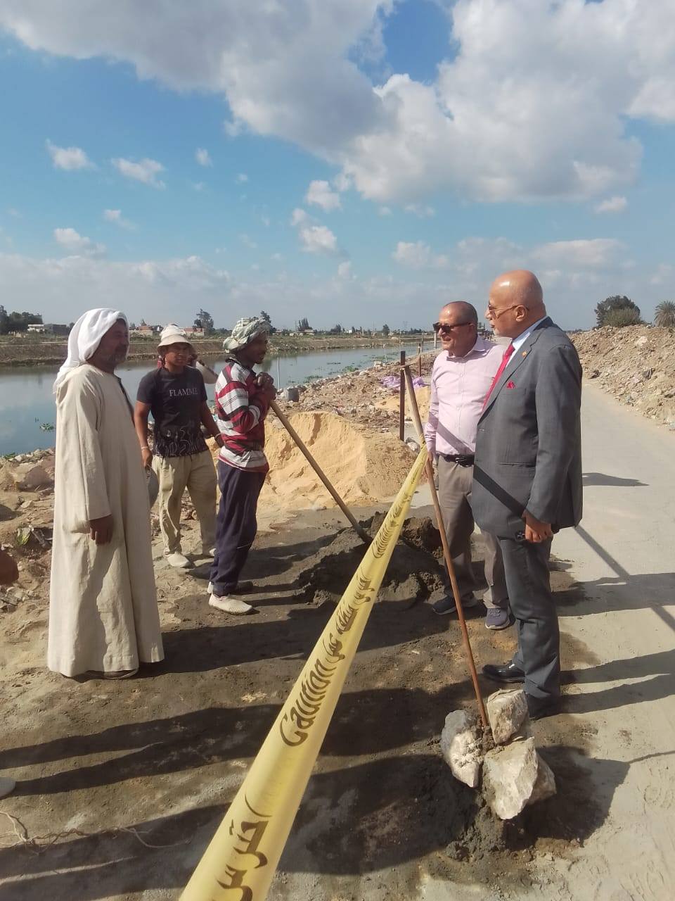 حماية جوانب ترعة النوبارية واعمال التكريك