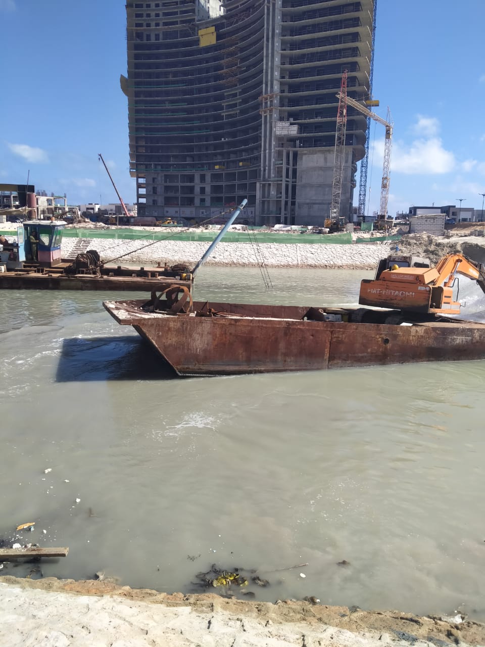   تنفيذ اعمال البحيرات الغربية والجنوبية بالجزء الجنوبي الغربي لمدينة العلمين الجديدية