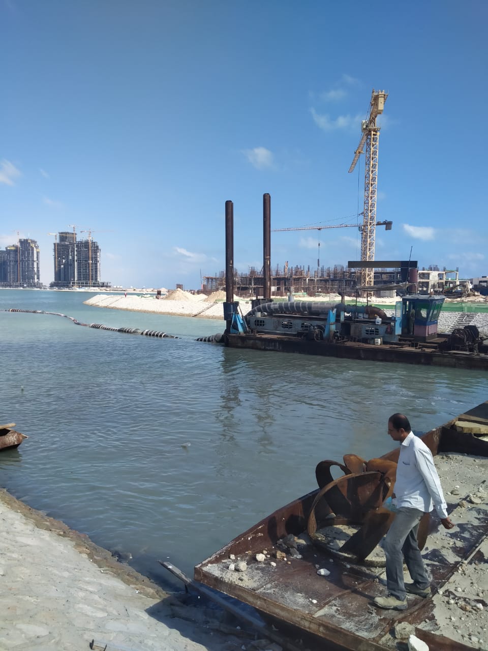   تنفيذ اعمال البحيرات الغربية والجنوبية بالجزء الجنوبي الغربي لمدينة العلمين الجديدية