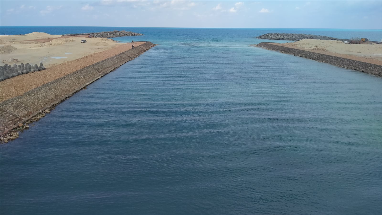   تنفيذ اعمال البحيرات الغربية والجنوبية بالجزء الجنوبي الغربي لمدينة العلمين الجديدية