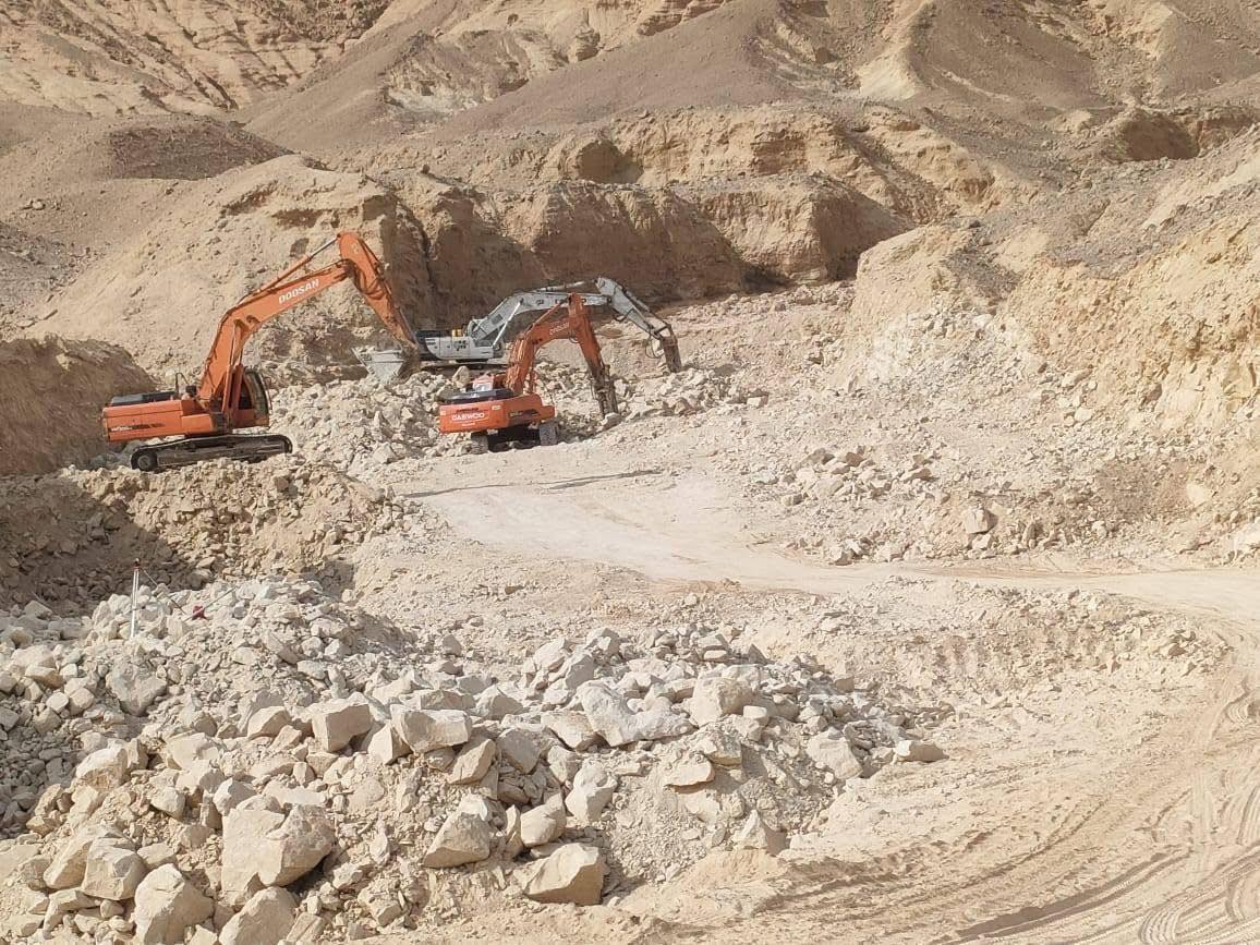 حماية دير الأنبا بولا والأنبا أنطونيوس من أخطار السيول