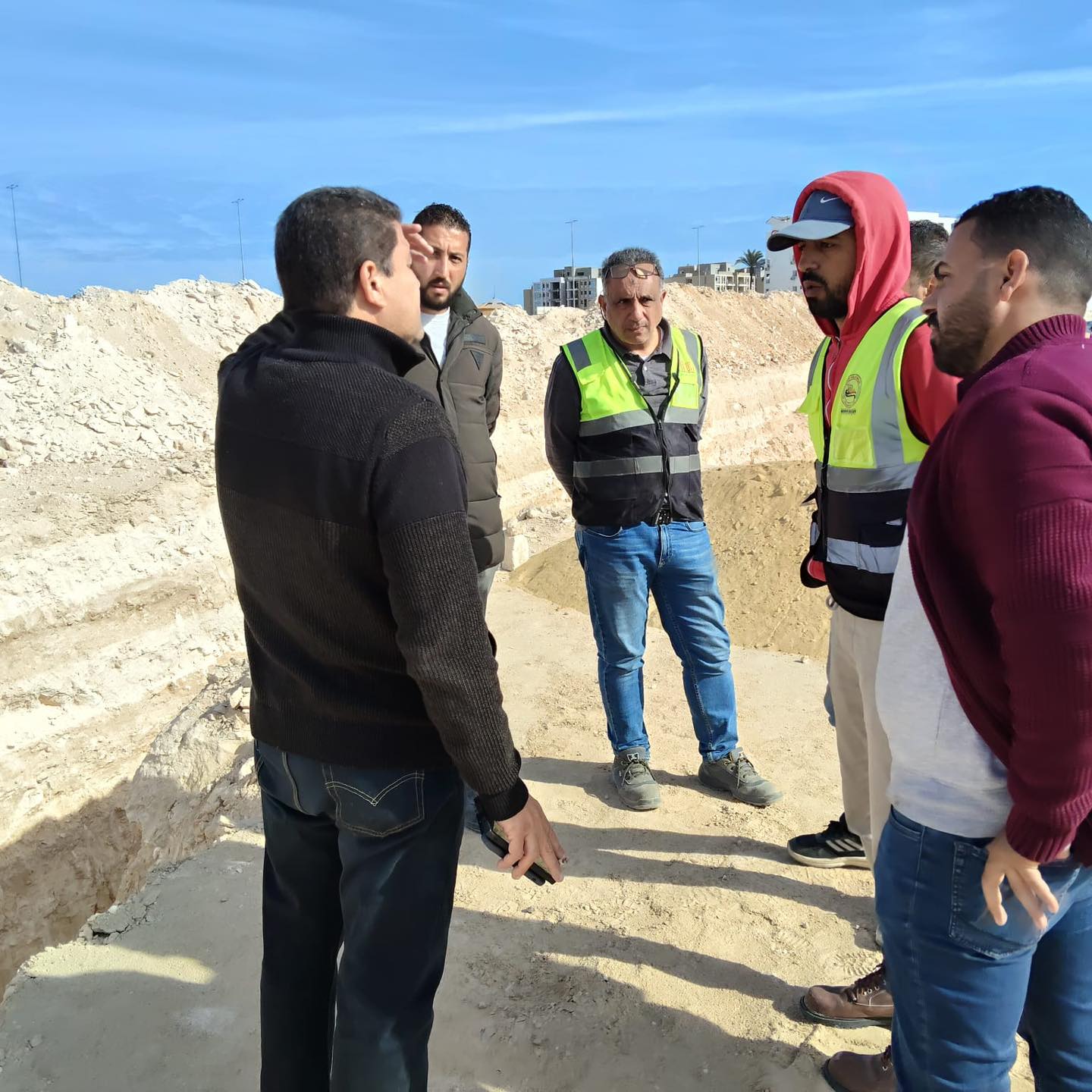 Inspection of New Marina Lakes During a Visit by Executive and Tourist Village Officials